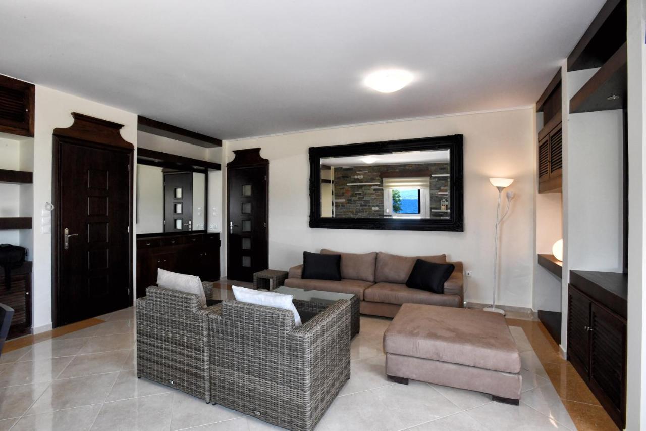 Апартаменты Livas Almyri Seafront Flat Като-Алмири Экстерьер фото